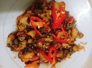 Hình của món Sò lông xào sả ớt.