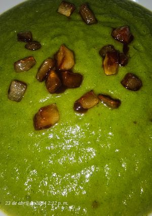 Una foto de Crema de brócoli, patata, zanahoria y jengibre