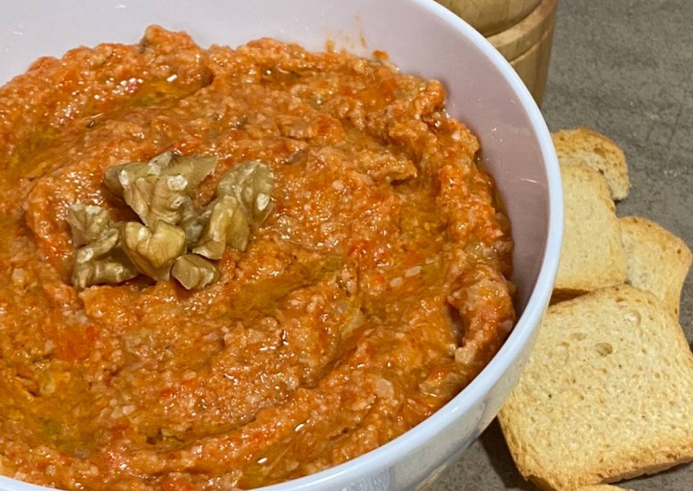 Muhammara o Crema de pimientos rojos con nueces