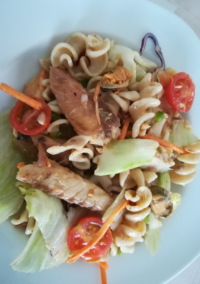 Una foto de Ensalada de futilli integral