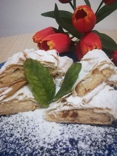 Túrós - mazsolás rétes, réteslapból recept fotója