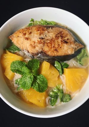 Hình của món Bún cá ngừ nấu trái thơm.