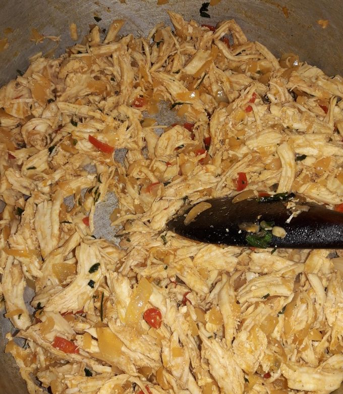 Una foto de Relleno de pollo para empanadas