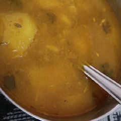 A picture of Aloo tamatar ki sabzi.