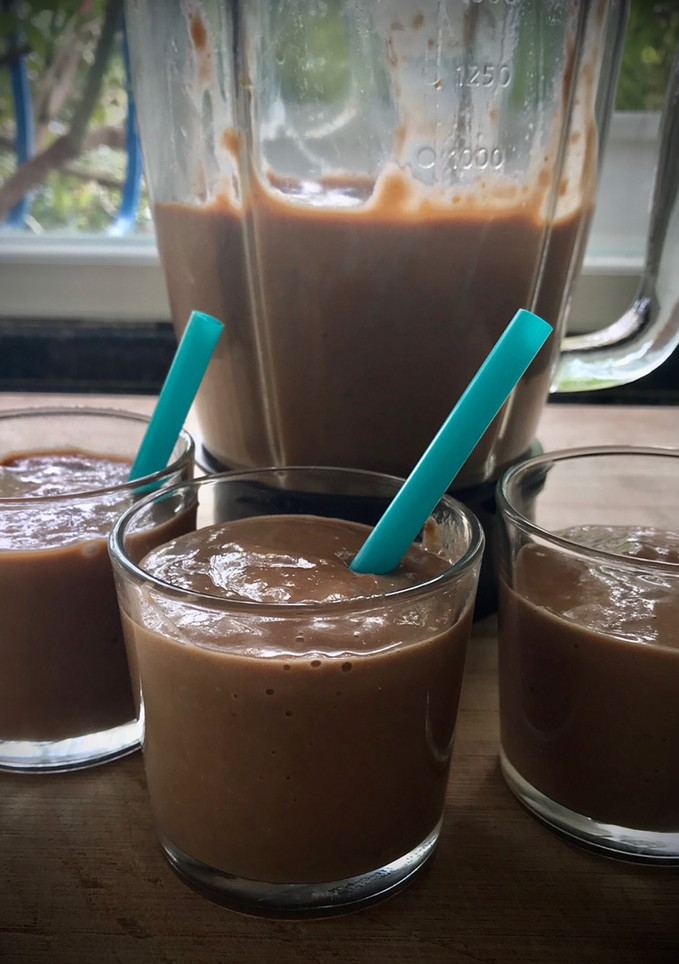 Una foto de Smoothie tropical de albaricoque y zanahoria