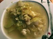 Una foto de sopa de repollo