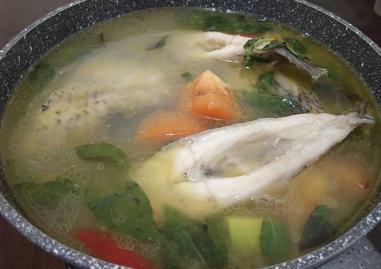 Resep Sup ikan gurame oleh Mira Amalia - Cookpad