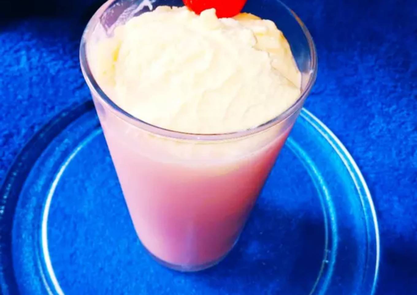 Strawberry milk shake
