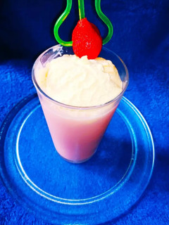 A picture of Strawberry milk shake.