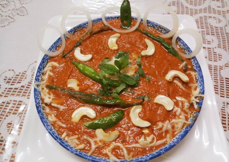 The Simple and Healthy Shahi Kaju Chilli Moghlai Curry