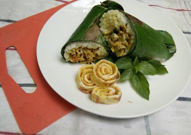 Nasi bakar ayam pedas