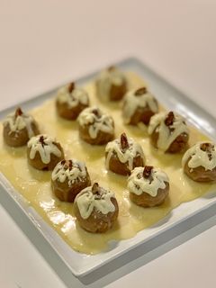 صورة لوصفة كور الفانيليا بصلصة الشوكولاته البيضاء😋🍫