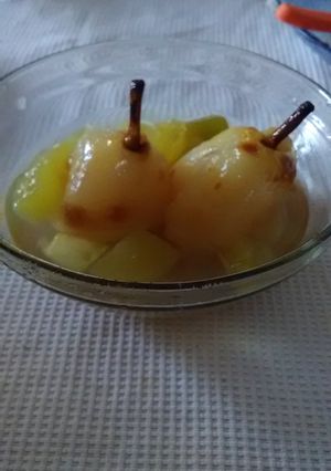 Una foto de Peras y melón al almíbar