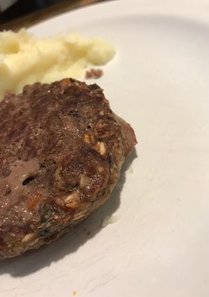 Una foto de Hamburguesa con albahaca