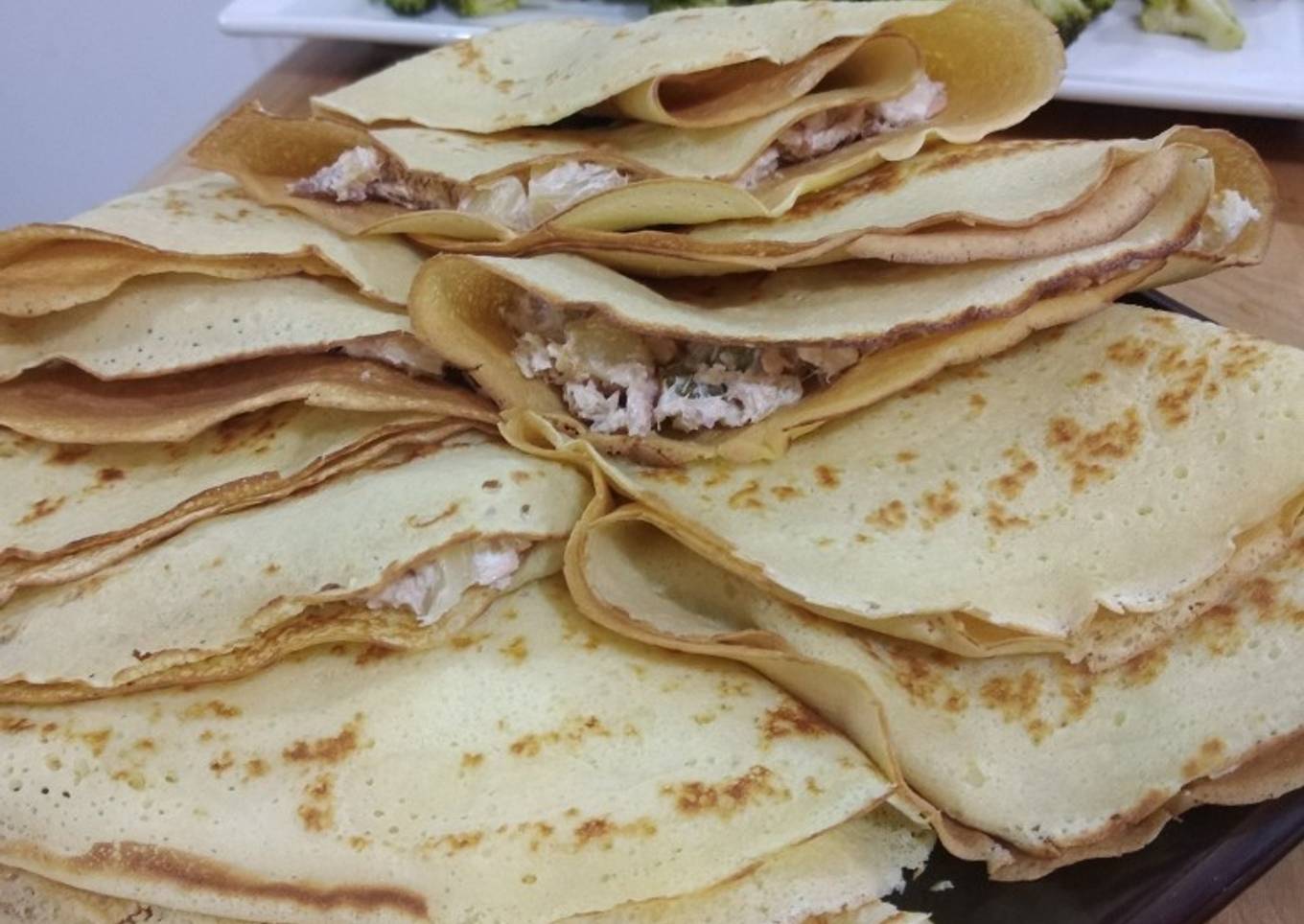 Crepes de salmón ahumado y alcachofa