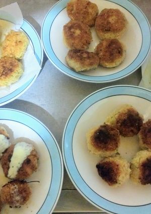 Una foto de Diversas hamburguesas y albóndigas vegetarianas para maratonear