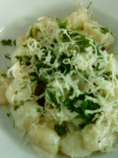 Una foto de Gnocchi de patata con salsa de queso de cabra