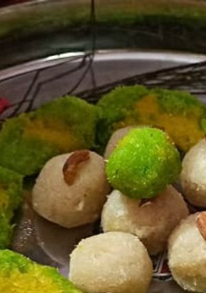 A picture of Coconut laddu and burfi #coco.