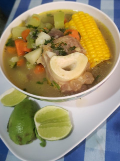 Una foto de Caldo de Pata de Res
