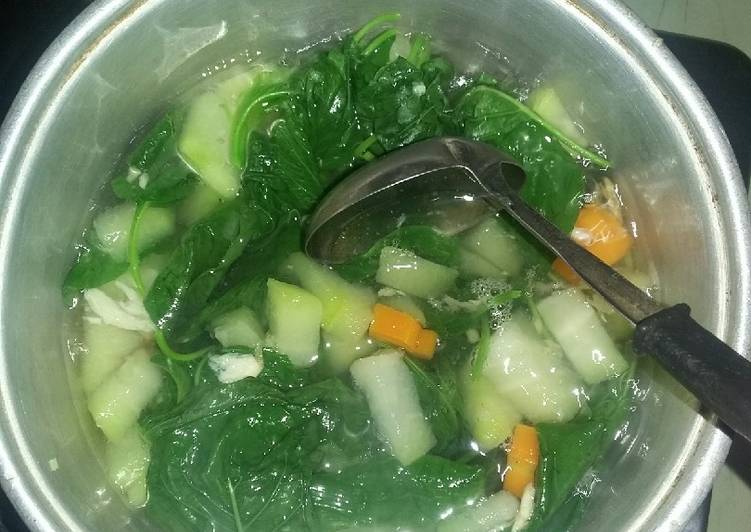 Cara meracik Sayur bayam with labu dan wortel yang mudah