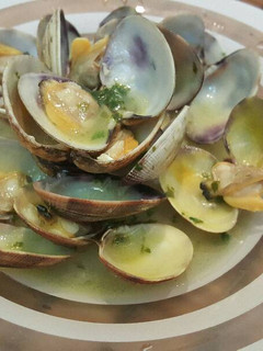 Una foto de Almejas al vino blanco