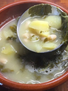 Una foto de Caldo o Pote gallego