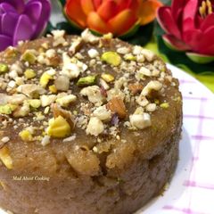A picture of Sooji Besan Halwa.