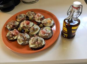 Una foto de Mini pizzas de berenjena