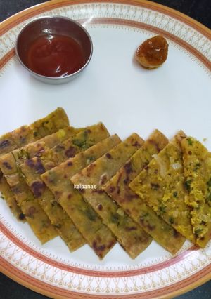 पनीर पराठा (Paneer Paratha Recipe In Marathi) रेसिपी चे मुख्य फोटो 