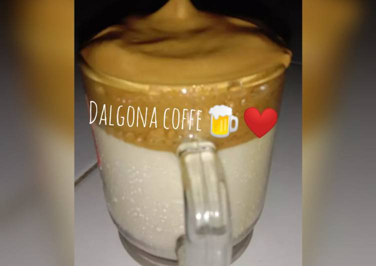Dalgona coffe