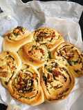 Bánh mì cuốn chà bông nấm rong biển