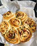 Bánh mì cuốn chà bông nấm rong biển