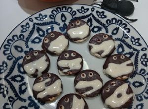 Foto de Biscoitinhos de múmia sem glúten e sem leite