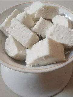 હોમ મેડ પનીર (Home Made Paneer Recipe In Gujarati) રેસીપી મુખ્ય ફોટો