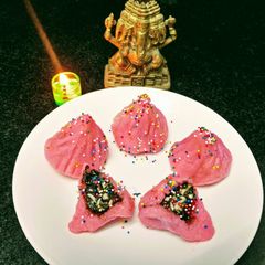 A picture of Chocolate Strawberry Modak.
