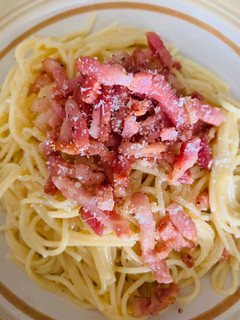 Una foto de Espagueti carbonara🍝🍝