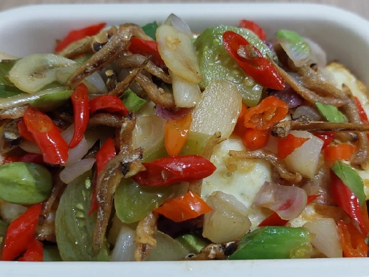 Easy Ways Make Recipes Oseng Sambel Pete Teri Asin dengan Telur Ceplok the Can Spoil the Tongue Make You Drink.