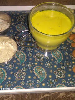 हेल्दी ड्राई फ्रूट्स मिल्क (healthy dry fruits milk recipe in Hindi) रेसिपी मुख्य फोटो