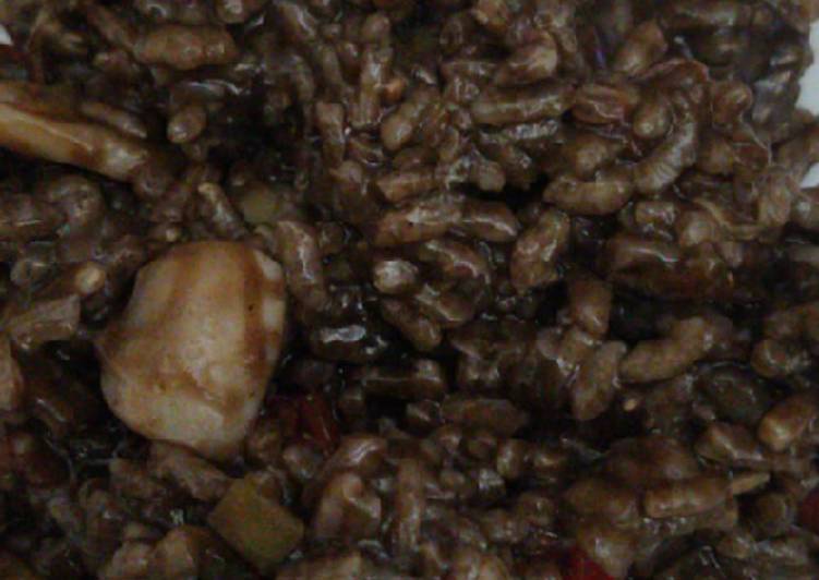 Arroz negro con calamares