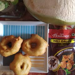 Medu vada A picture of Medu vada.
