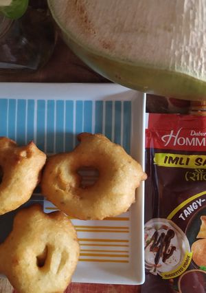 A picture of Medu vada.