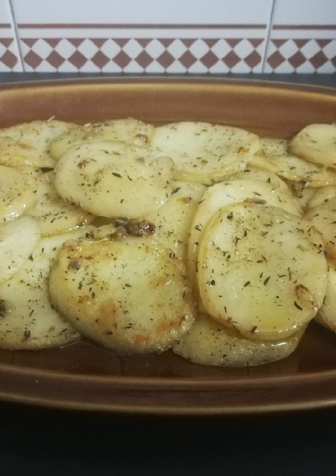 Una foto de Patatas al horno extra jugosas 🥔