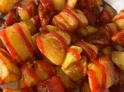 Una foto de salsa sriracha
