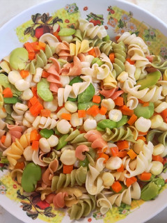 Una foto de Ensalada de fideos con verduras
