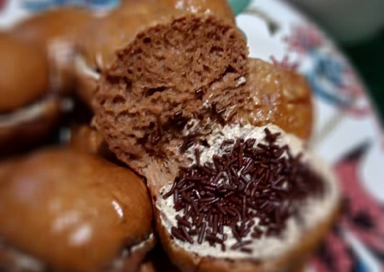 Resep Roti isi meises with coffe butter cream, Enak Banget