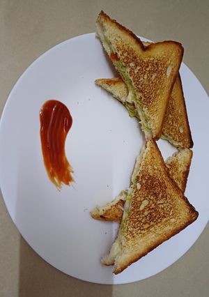A picture of Avocado sandwich.