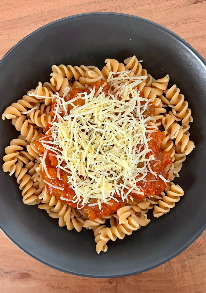 Una foto de 🍝 Pasta de lentejas con pisto 🫑