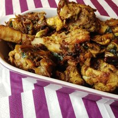 A picture of Chicken Varuval.