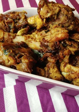 A picture of Chicken Varuval.