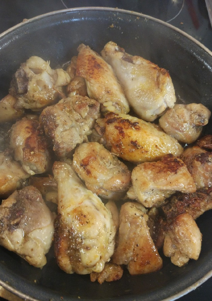 Una foto de Pollo frito con ajos